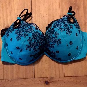 Victoria’s Secret Bra 36DD